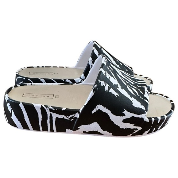 Corkys Black and White Zebra Sandals Slip-On Comfort NWOT, sz 10 - Picture 2 of 6